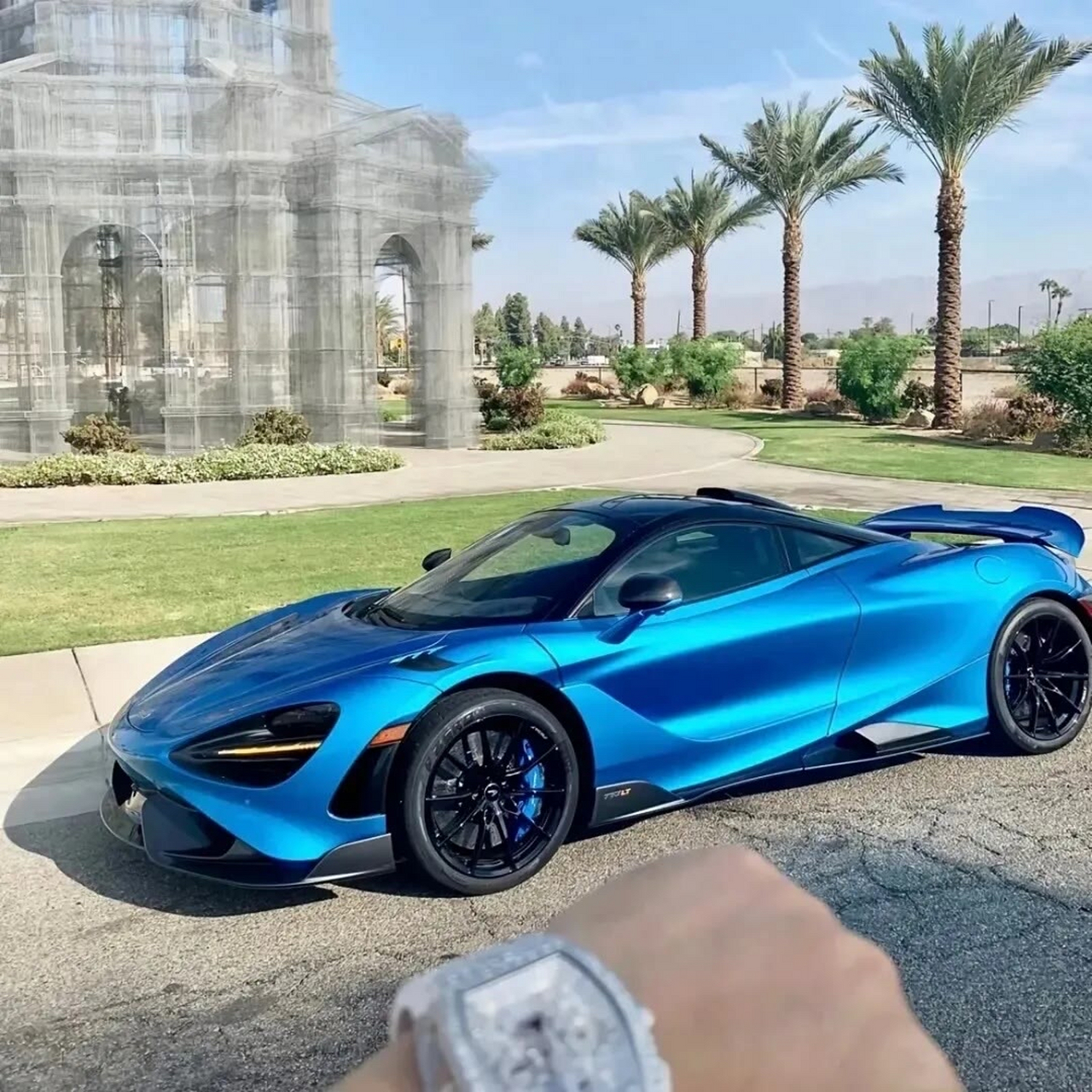 2021款迈凯伦gt(图片 | 参数 | 询价)两门两座硬顶跑车总体看前脸给人