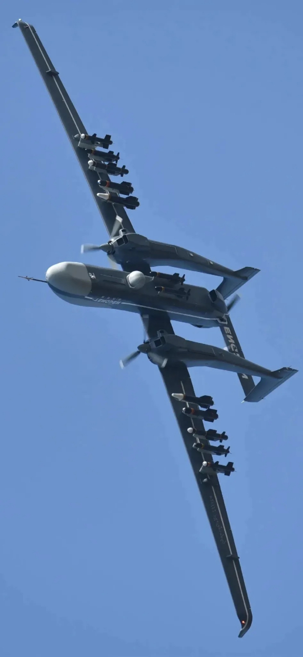 重型攻击无人机