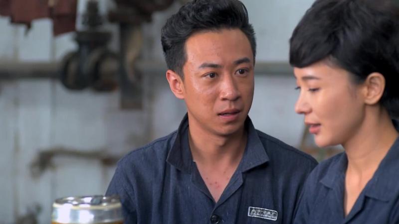 满仓进城景松偷乌鸡给葛红吃葛红也有一礼物景松看了直哆嗦