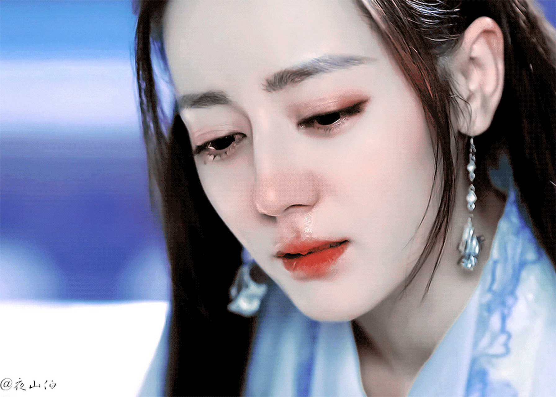 迪丽热巴的脸遮盖了她的演技,细看发现她的哭戏情绪层次很丰富