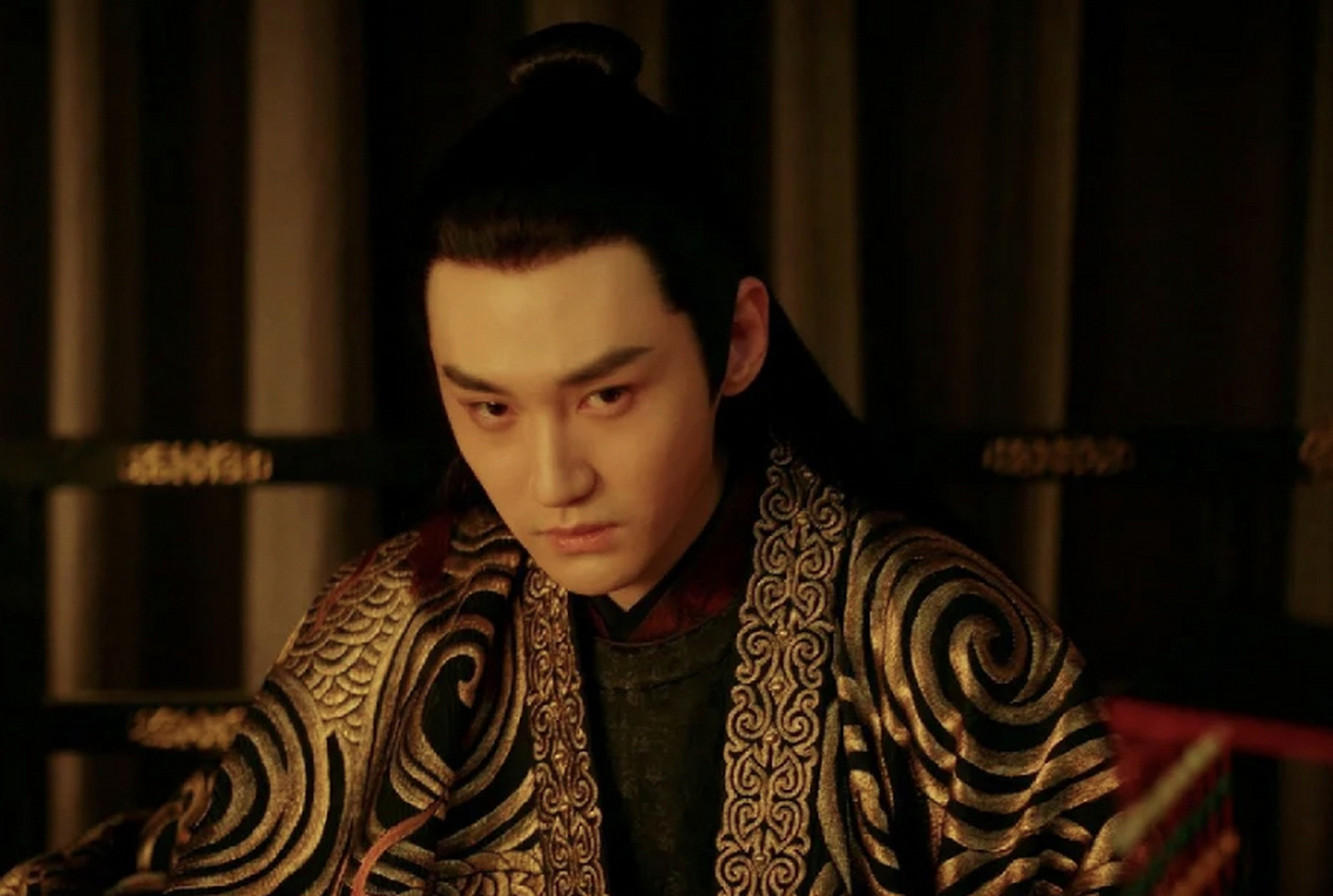 汪铎饰演的《君子盟》辜清章,是男主的白月光,前十集还没有出现  这次