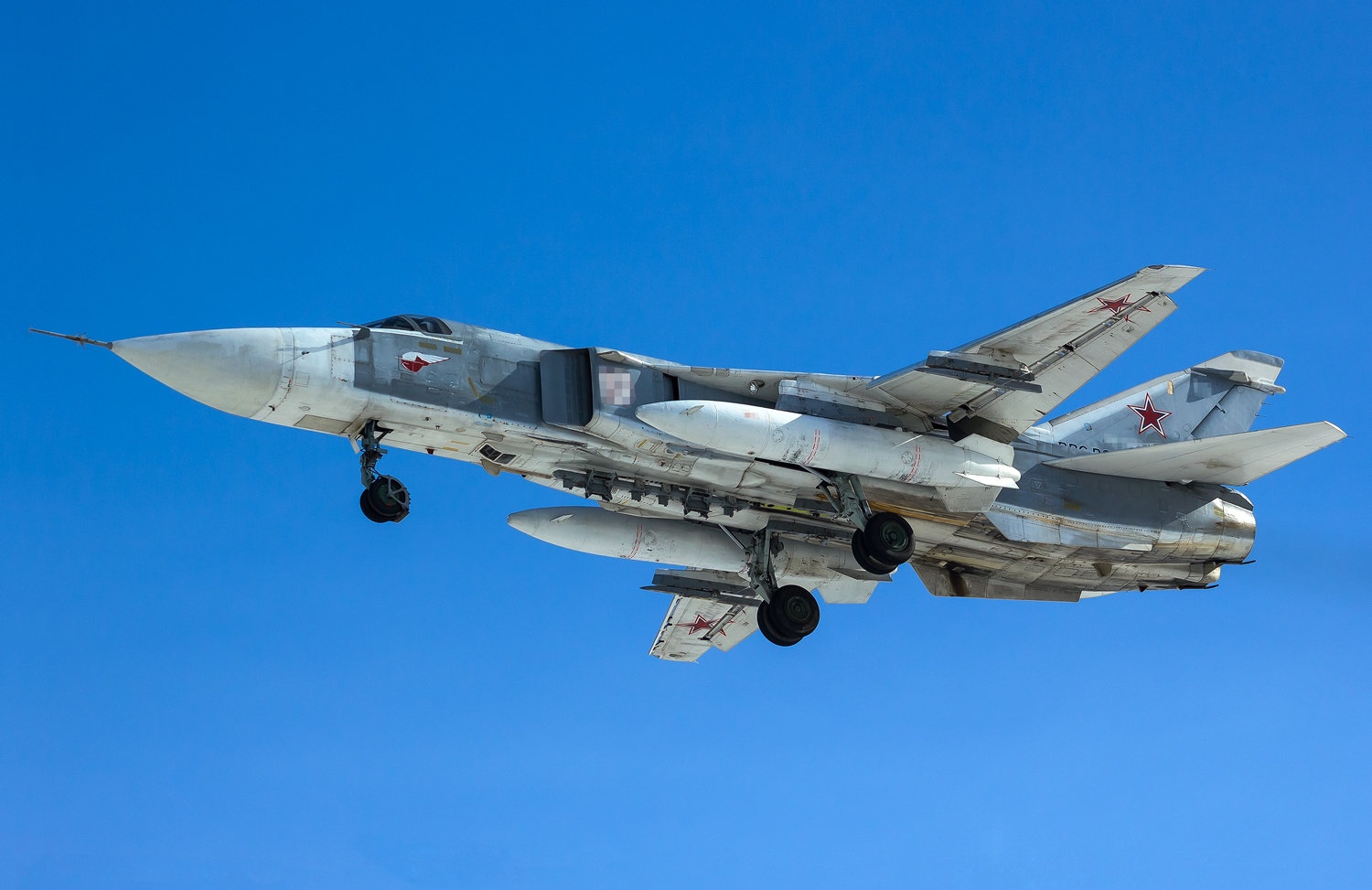 战机欣赏:俄罗斯 苏-24战斗轰炸机