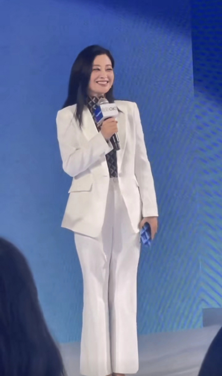 8月13日,演员梅婷最新近况曝光.