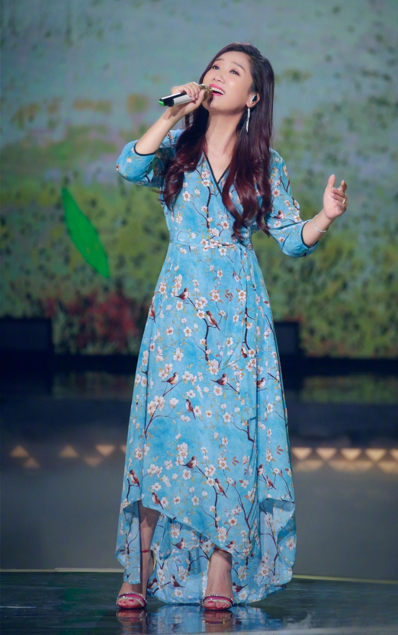 凤凰传奇 玲花,美玉足合集