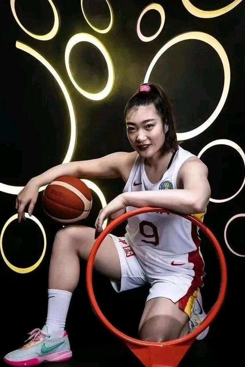 李梦和张隆为啥不给孩子抚养费?还差那几个钱吗?