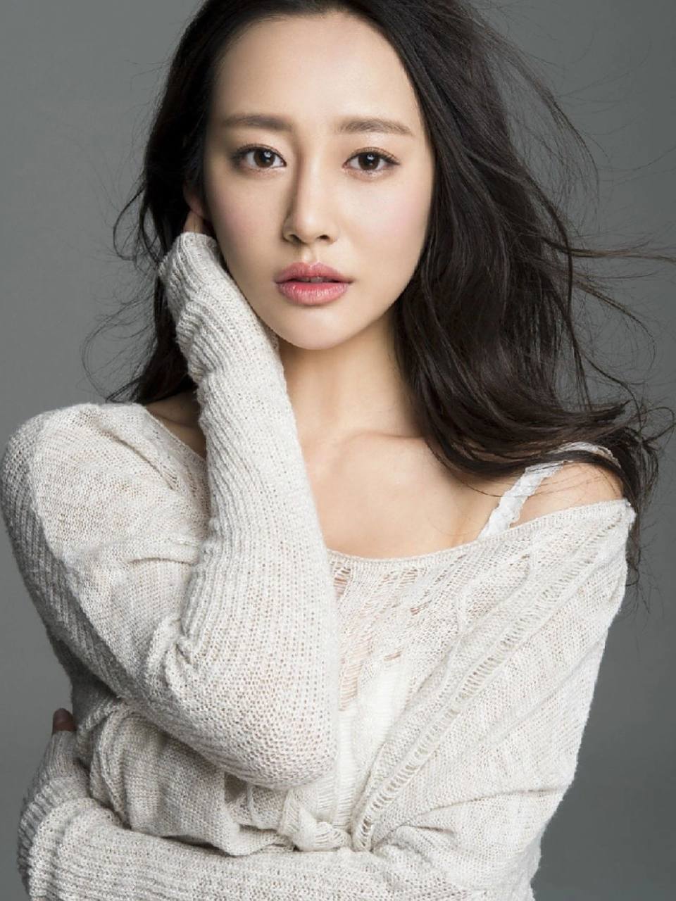 美女壁纸第261期—李纯#李纯# #明星# #娱乐最前沿