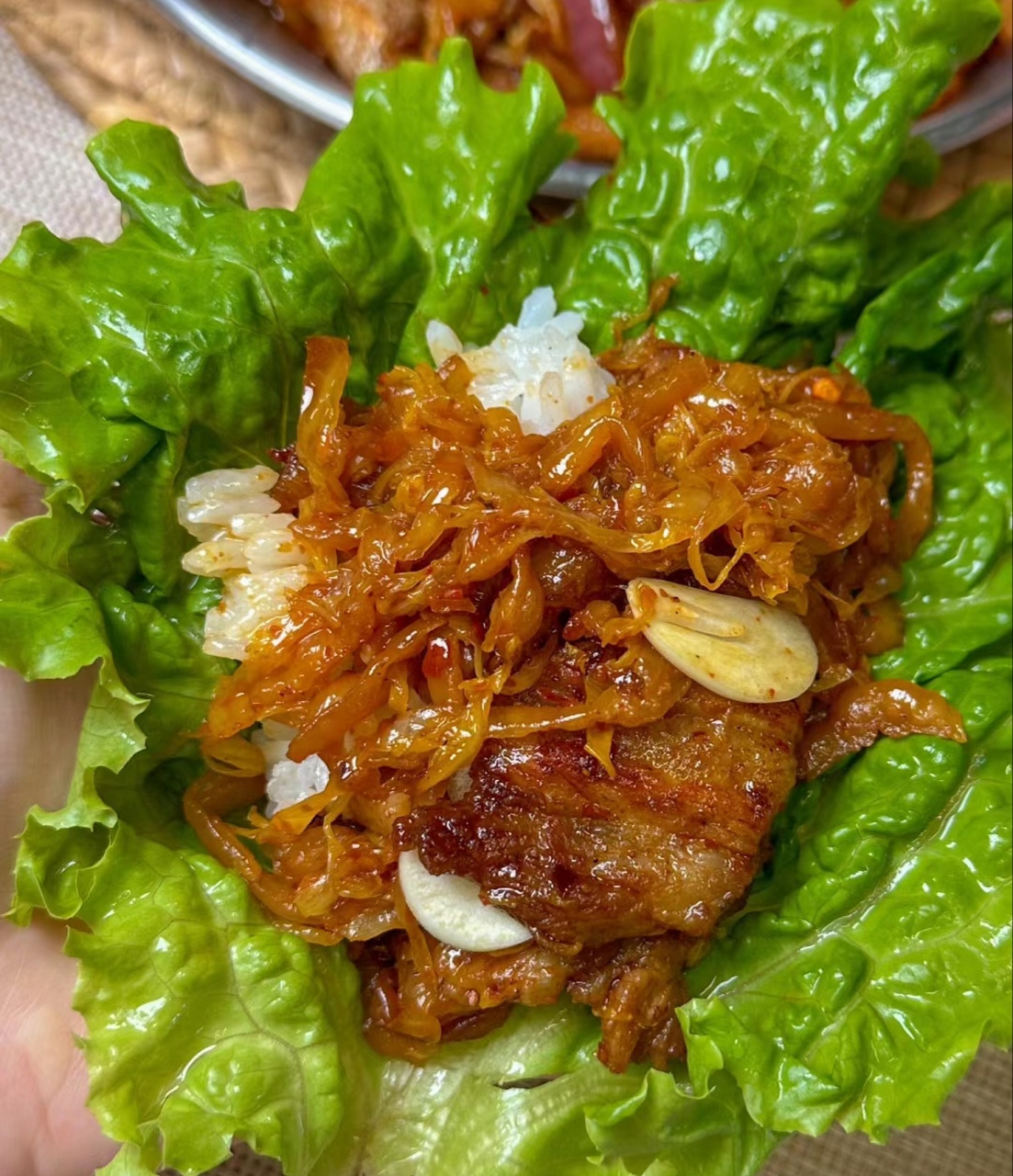 东北人太会吃了!酸菜烤五花肉,越吃越上头!