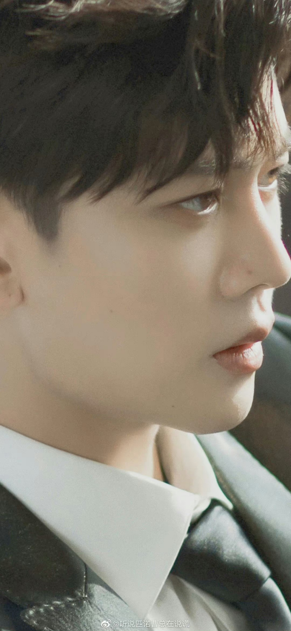 任嘉伦# 怎么能有人的痣都长在我的心坎坎上