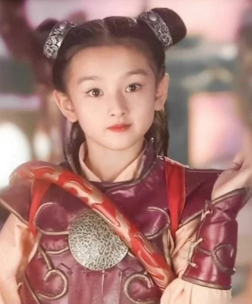 第一次看宋祖儿的剧就是《宝莲灯前传》,后来才知道哪吒是女孩子演的