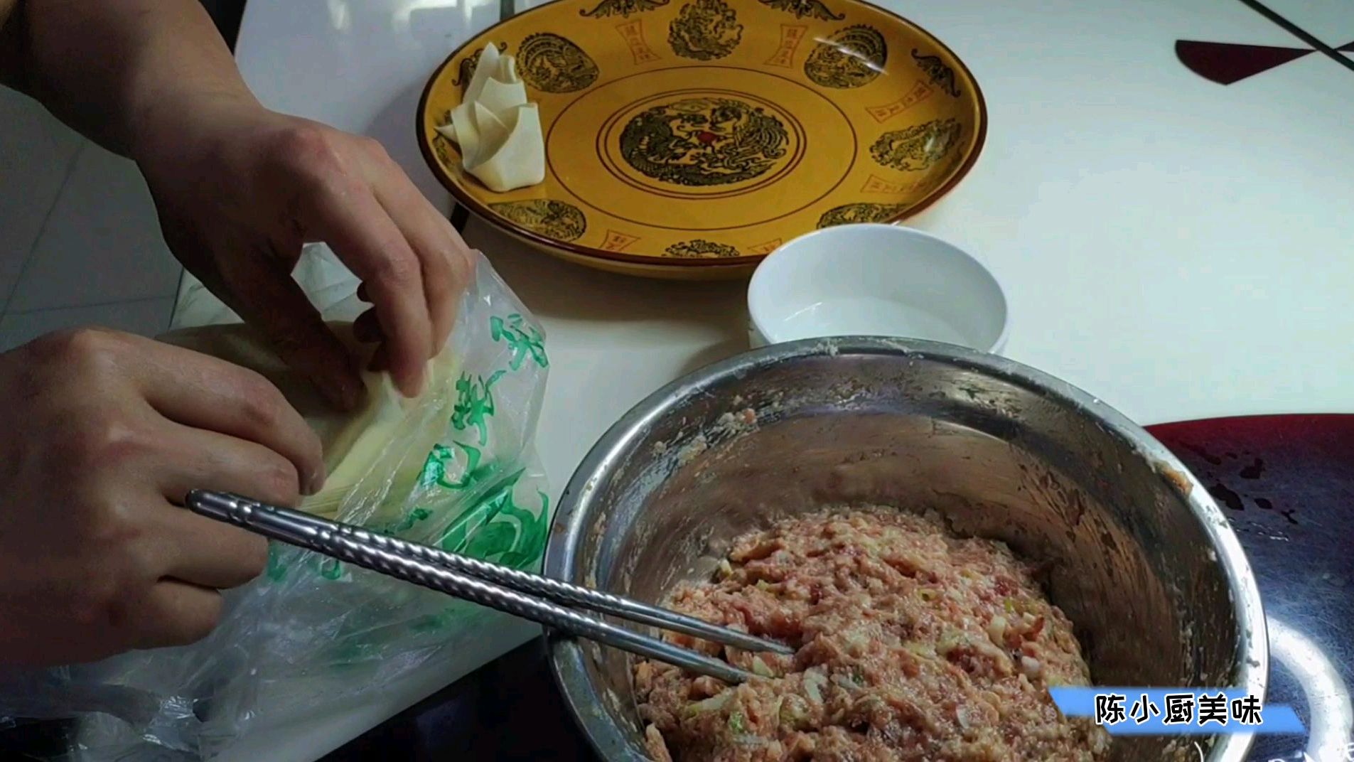 老麻抄手馅的做法,鲜嫩入味