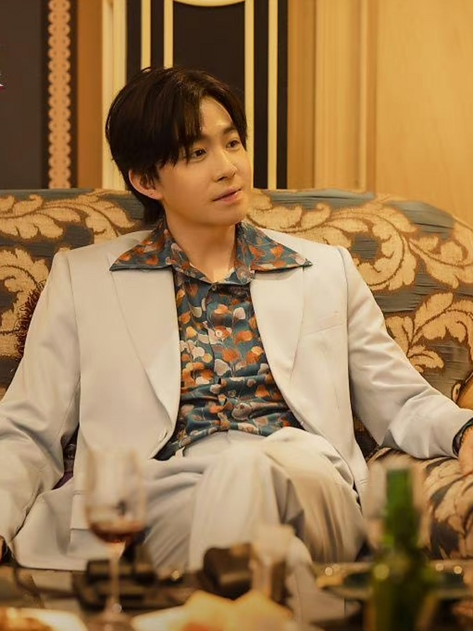 俞灏明新剧《他是谁》里又演反派,剧里扮演的赵公子嚣张跋扈,不怀好意