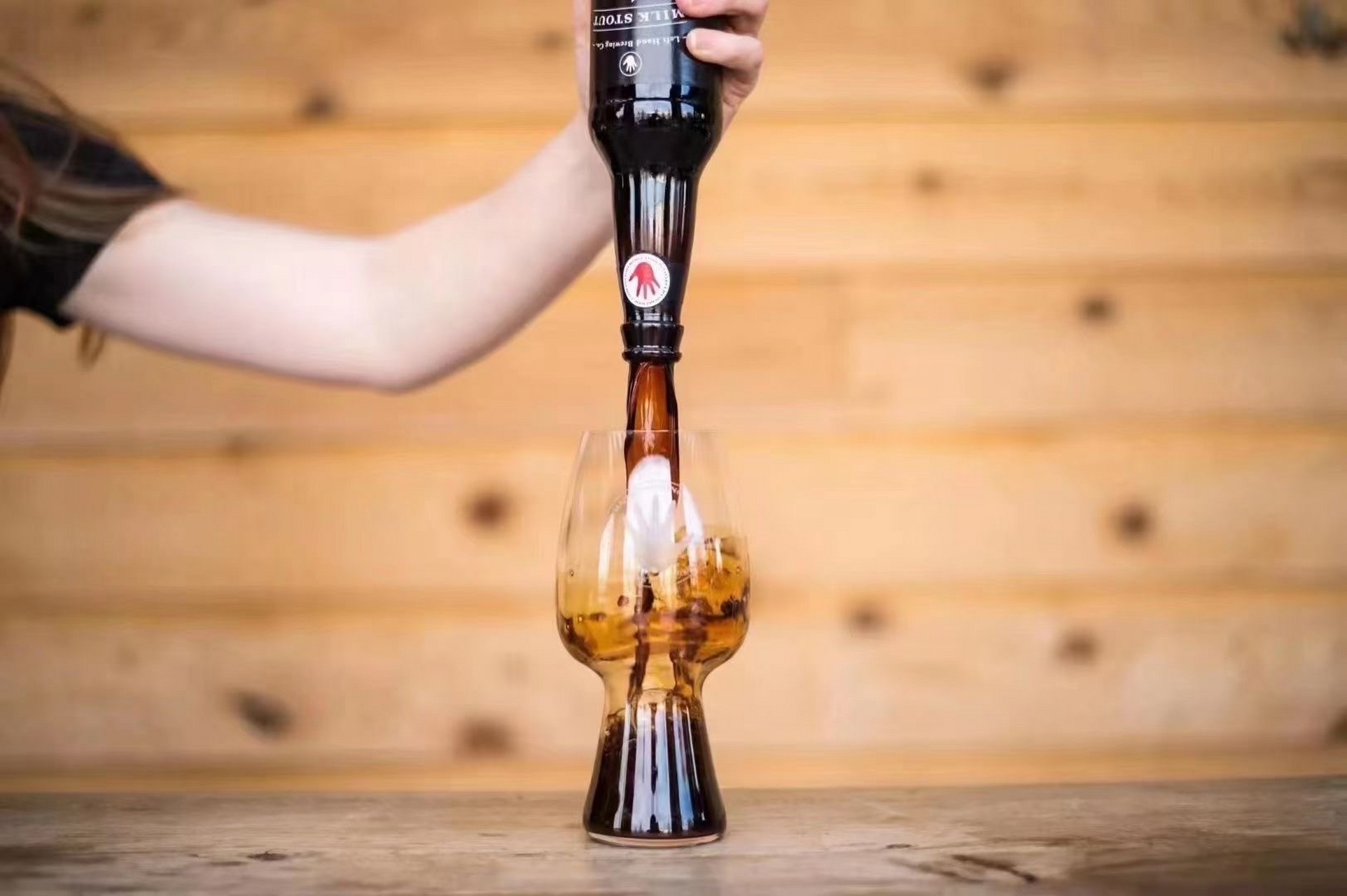 6774左手牛奶世涛啤酒[啤酒] 6774很典型的牛奶世涛,焦糖