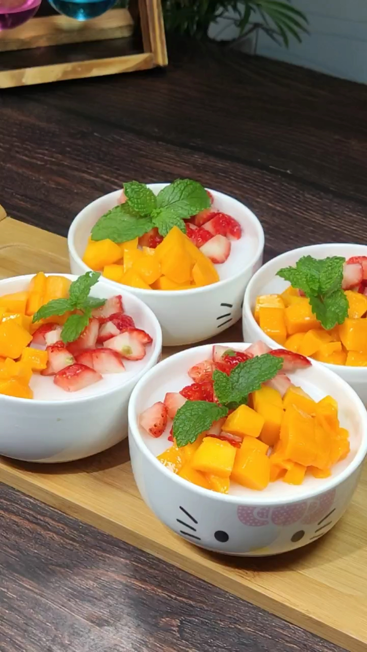 夏日甜品:水果双皮奶