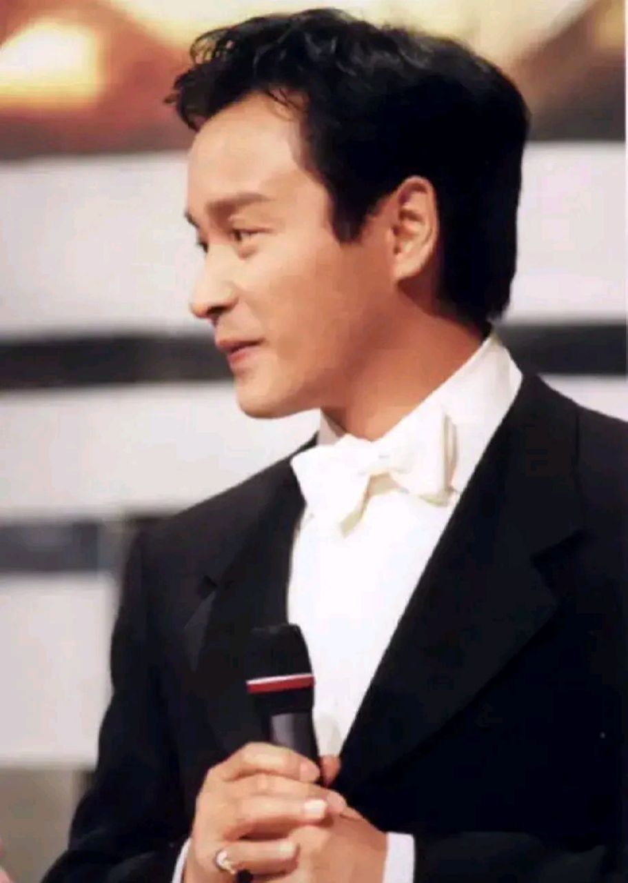 为什么有时候会觉得在气质方面张艺兴和张国荣挺像的?