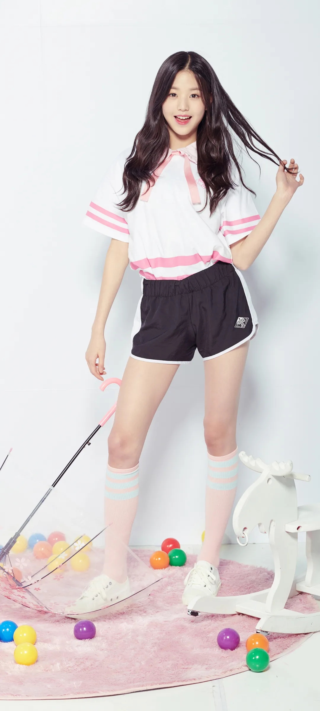 张元英全面屏手机壁纸