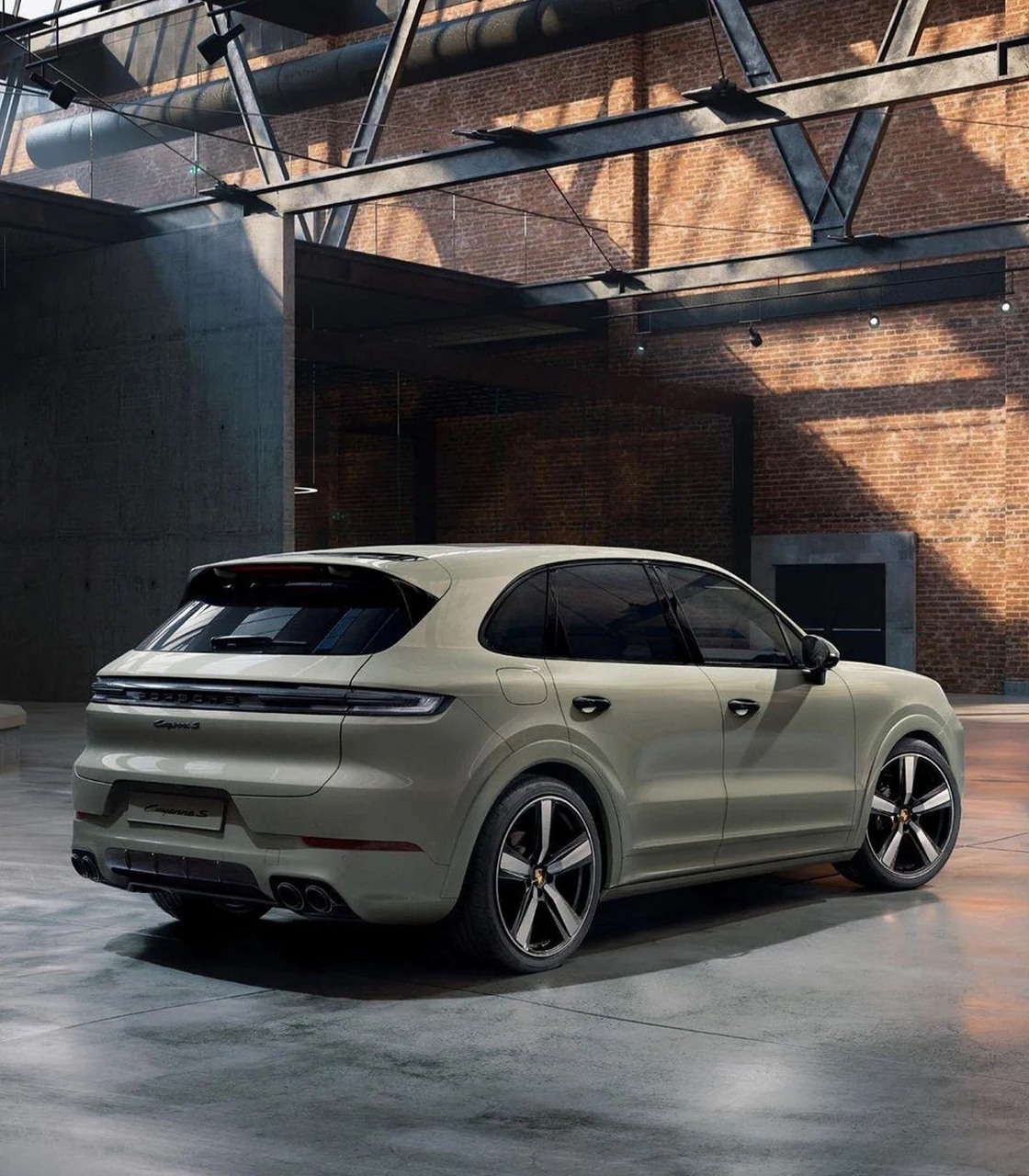 看了2024款保时捷卡宴的尾部,有网友就说卡宴抄的某中国新势力车型的