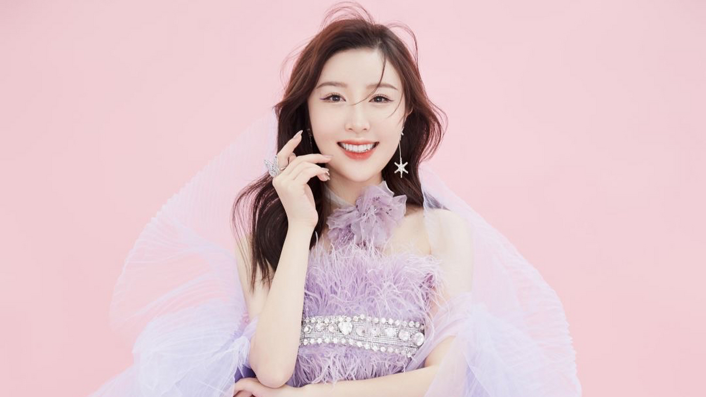 《二两仙》是王若熙演唱的歌曲,发行于2023年4月12日.