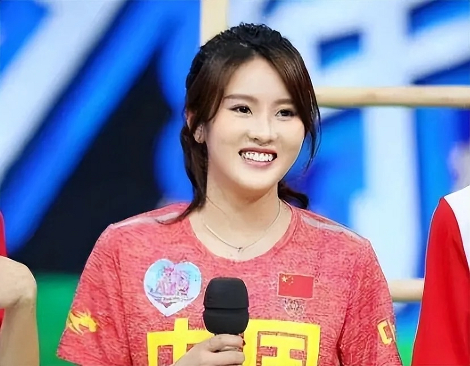 跳水皇后陈若琳,三岁的时候被父母双双抛弃,舅舅把