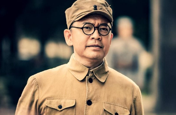 赵政委:我做过很正确的决策,就是拒绝巩俐表白,娶一个普通妻子