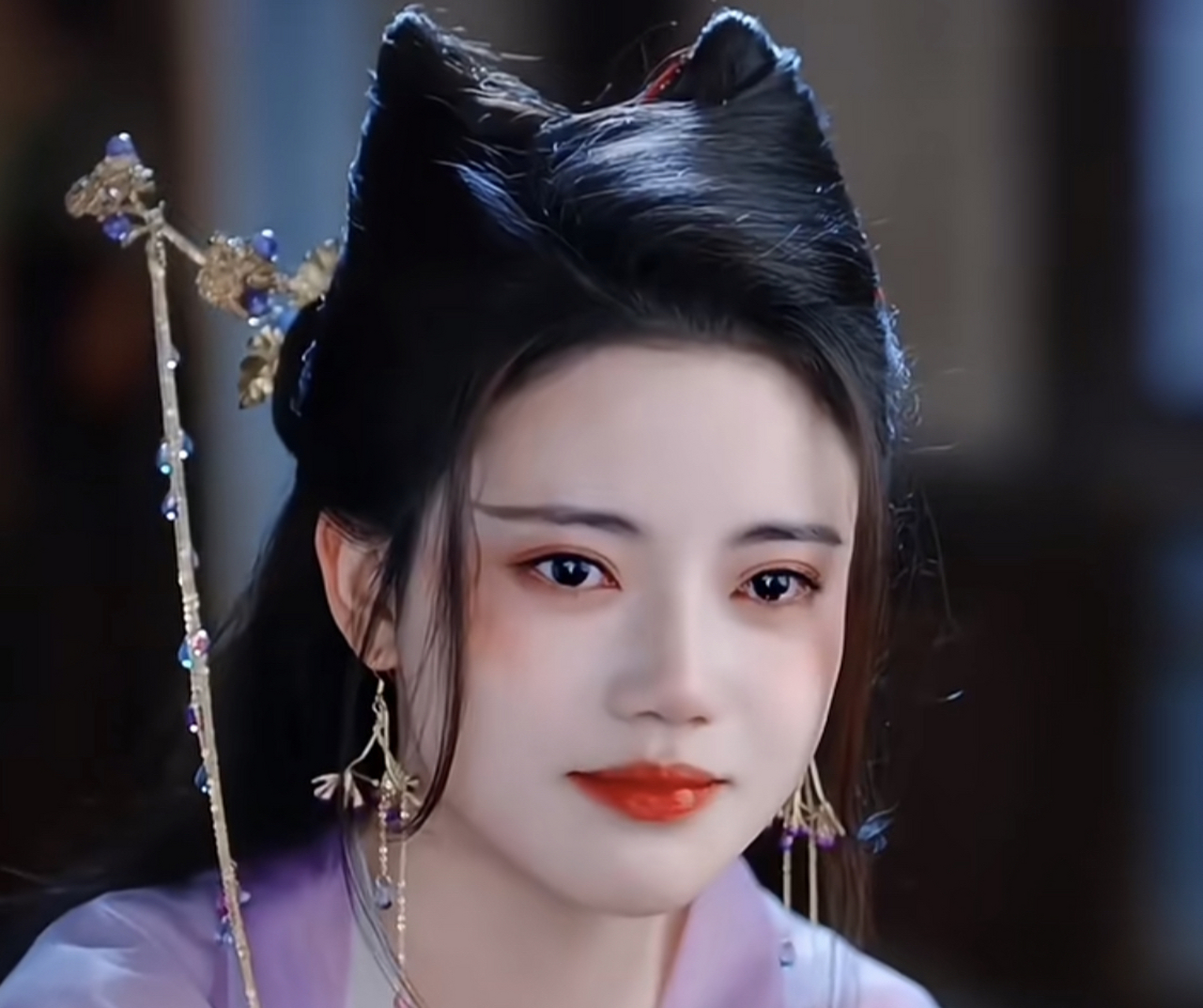 原著中叶清宇没有叛国,而是中了毒,被送回到皇城治疗了,中的也不是伤