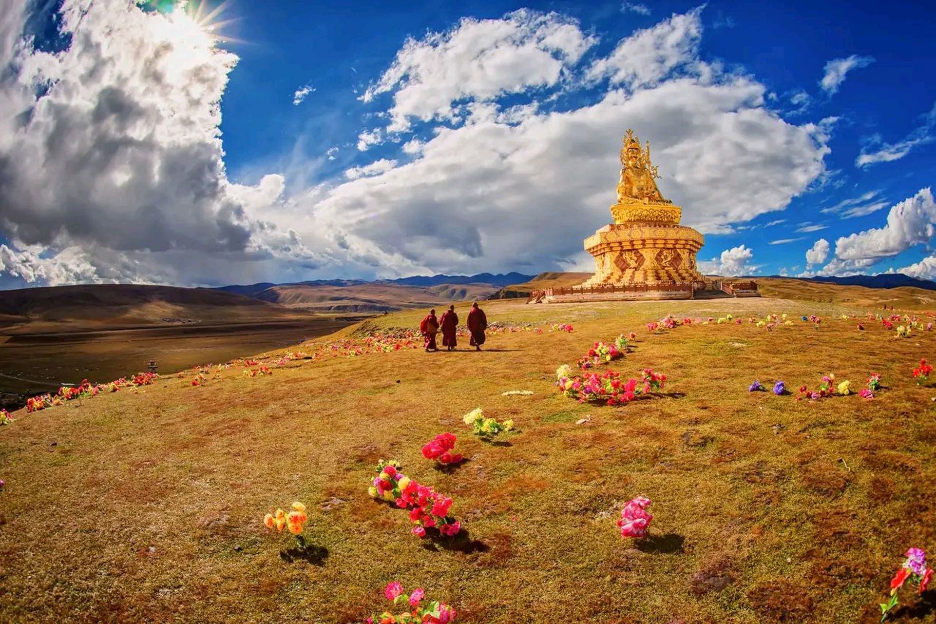 亚青秋色   片子拍摄于四川甘孜州icon白玉县icon亚青寺.