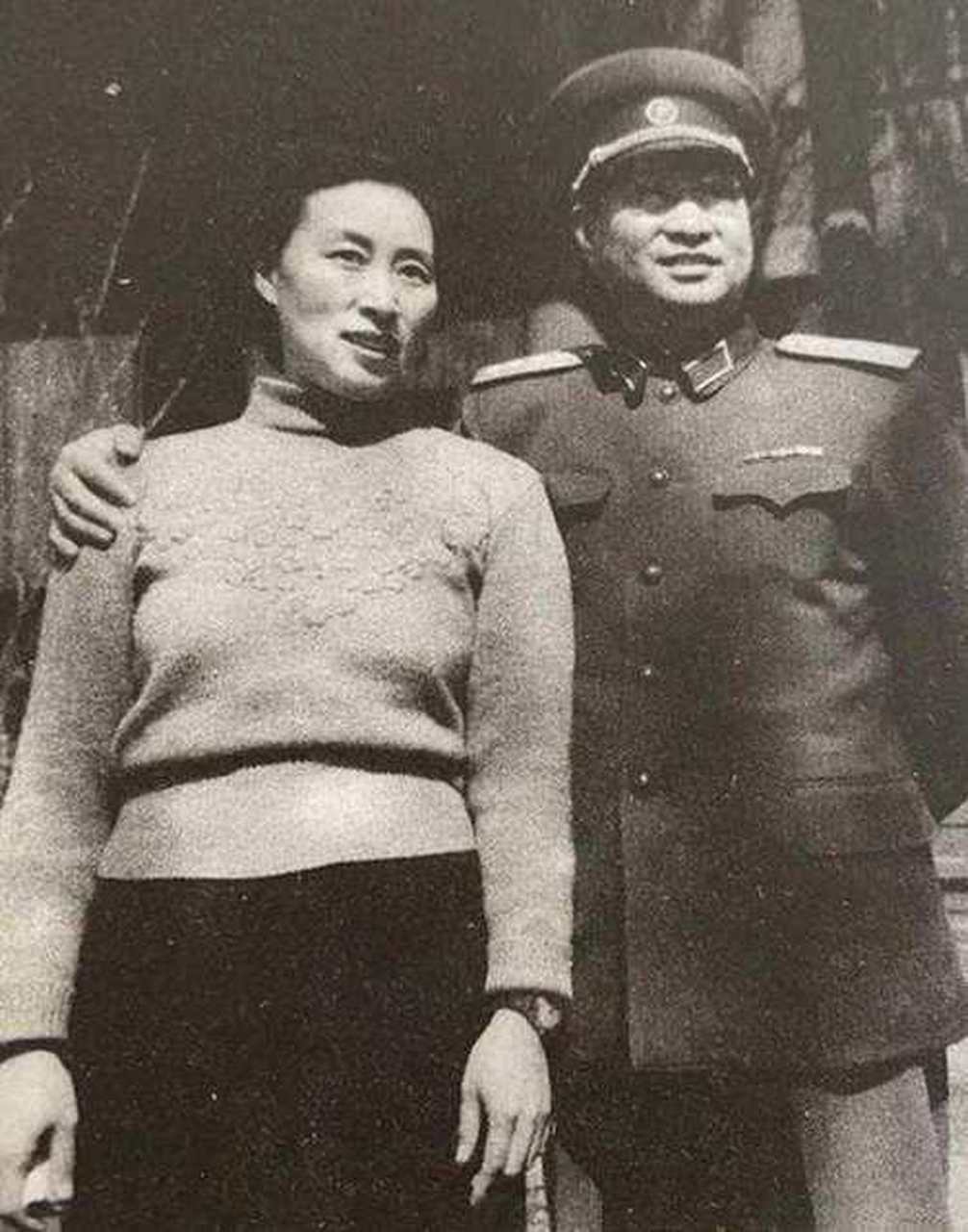 【陈赓将军轶事 第一位妻子王根英同志牺牲后的1941年,陈赓将军结识