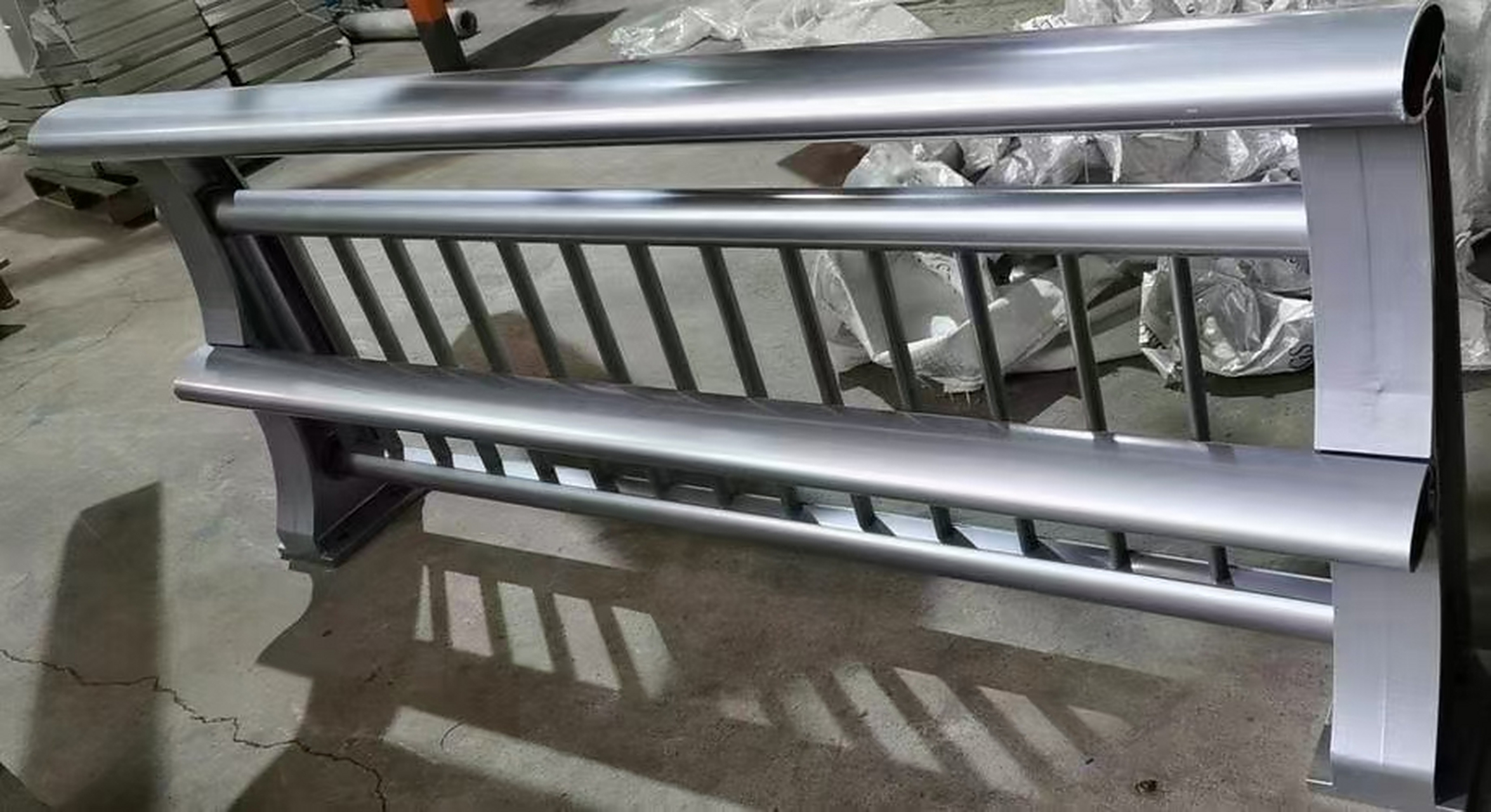 山东鑫泓通桥梁防撞护栏图片