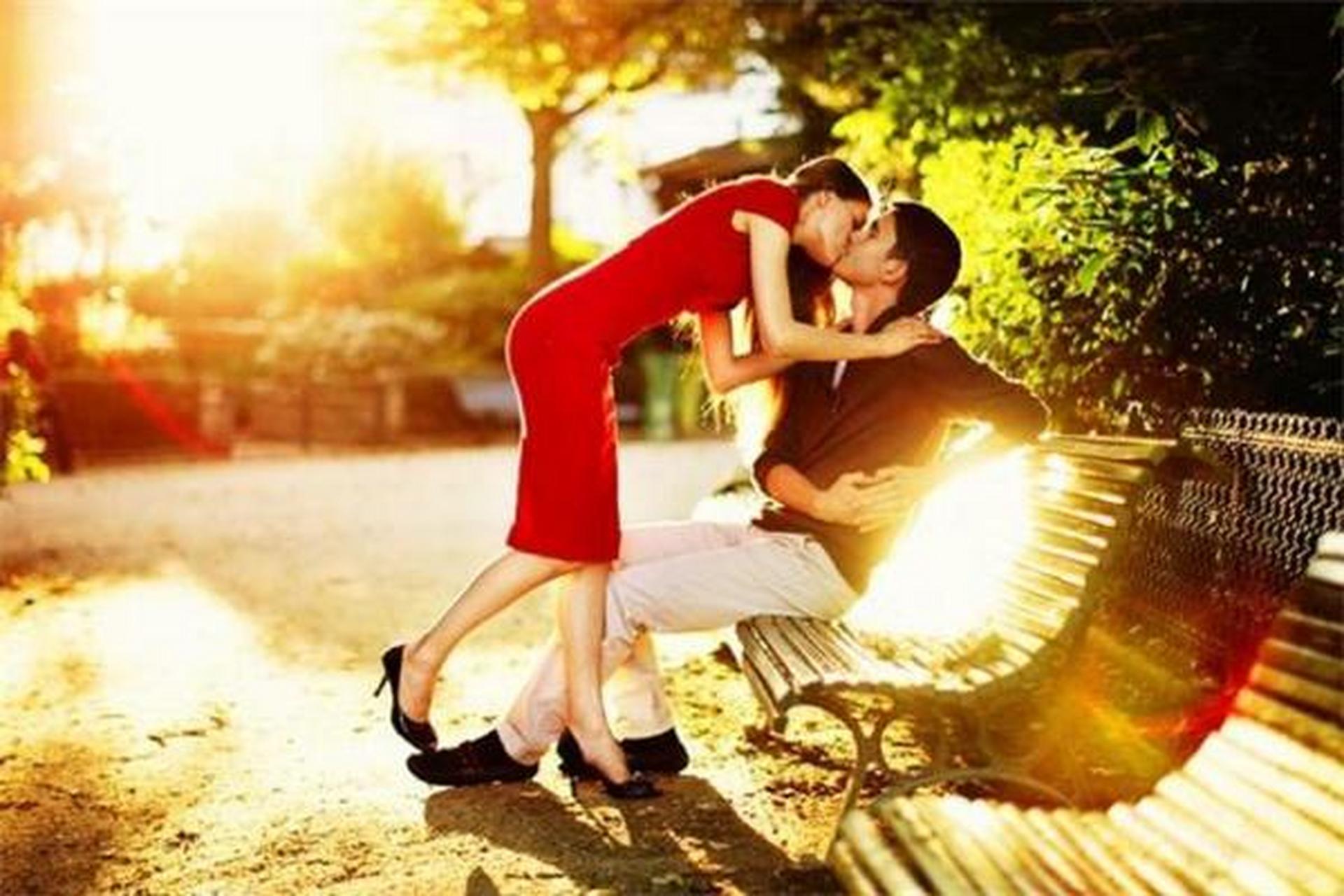 男人爱和中年女人暧昧,多数是因为她这3个长处!