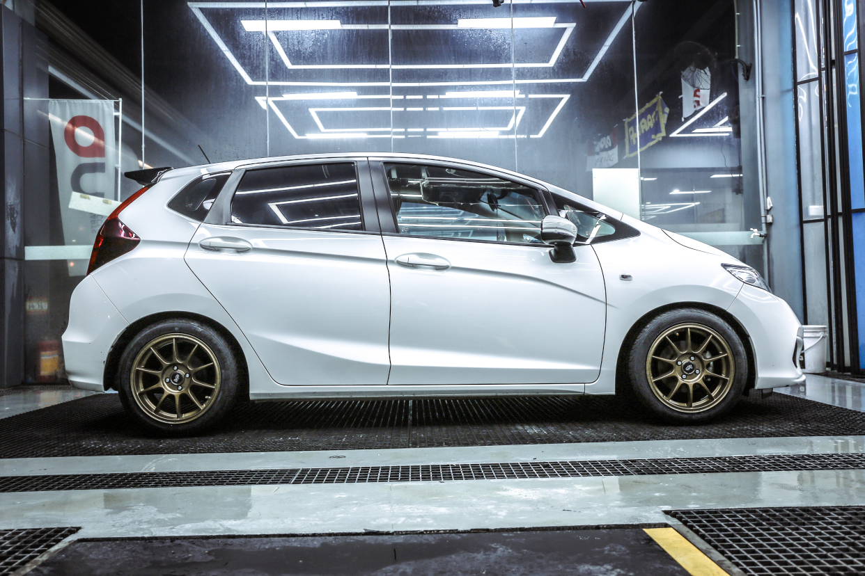 本田飞度改装16寸轮毂分享