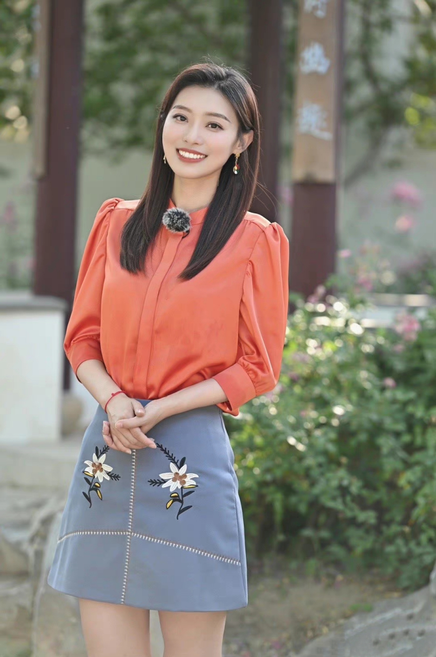 北京卫视《养生堂》栏目主持人陈赛,她可是我们山东济南的美女哟!