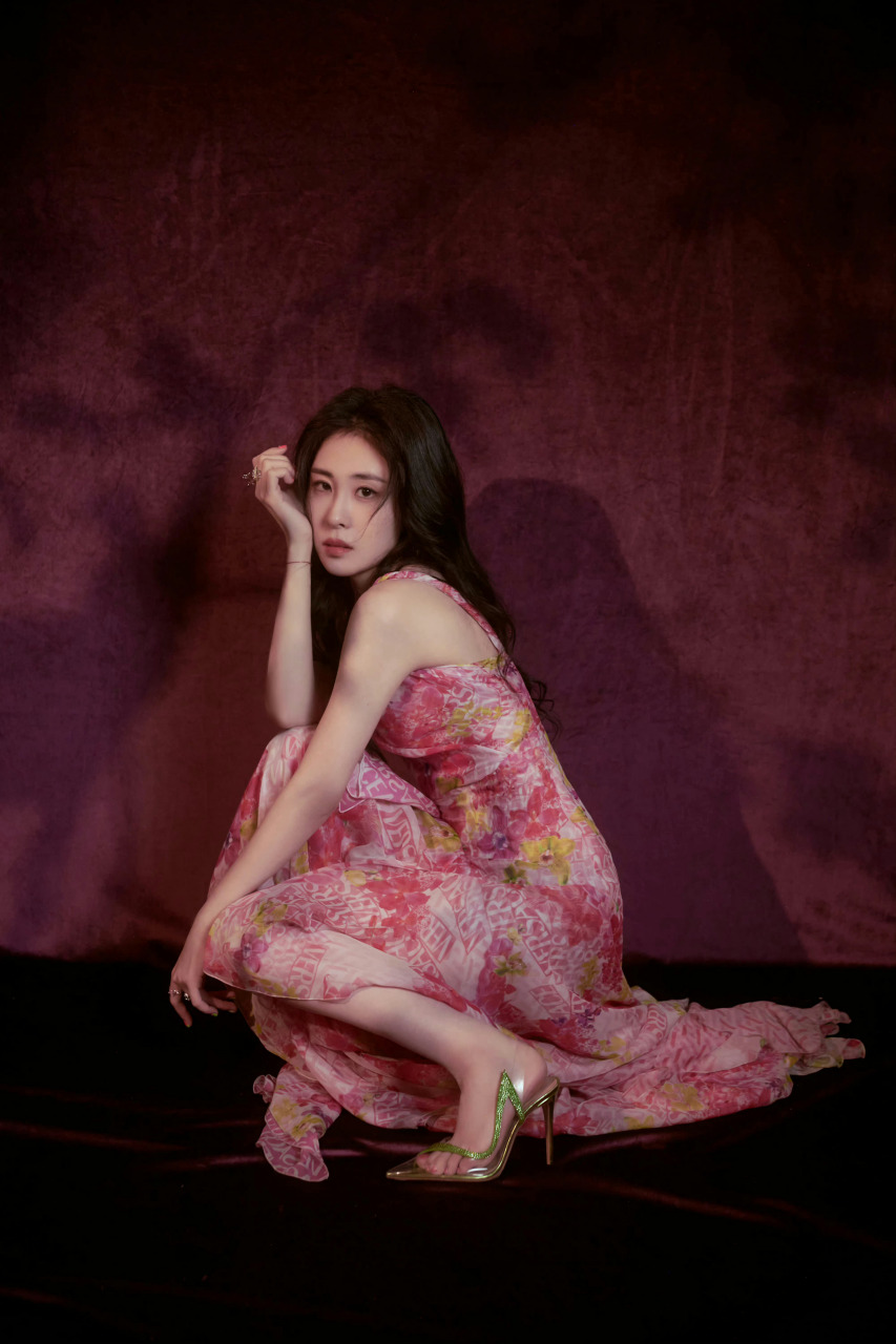 张碧晨  高跟美脚丫