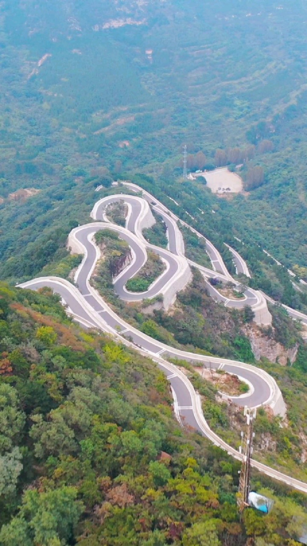 青州仰天山盘山路图片