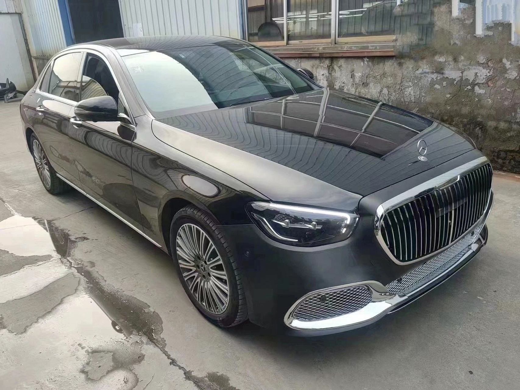 奔驰e300l改装升级迈巴赫外观,你能分辨出来吗?#汽车