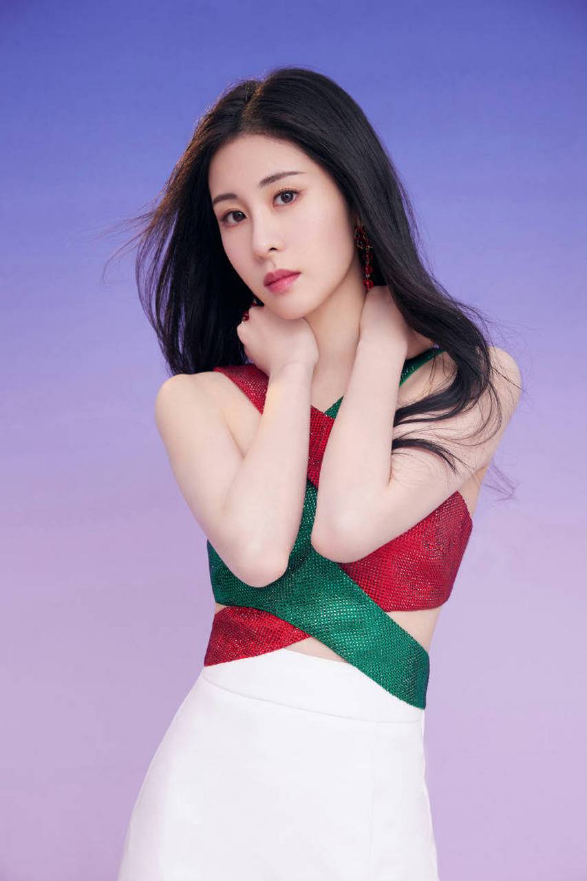 1,陈瑶在新公司算是一姐的待遇.