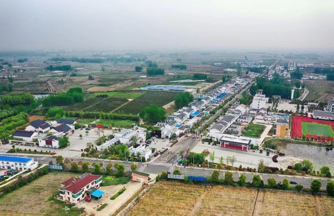 滁州小岗村,这里被誉为中国十大名村之一,也是安徽农村的标杆