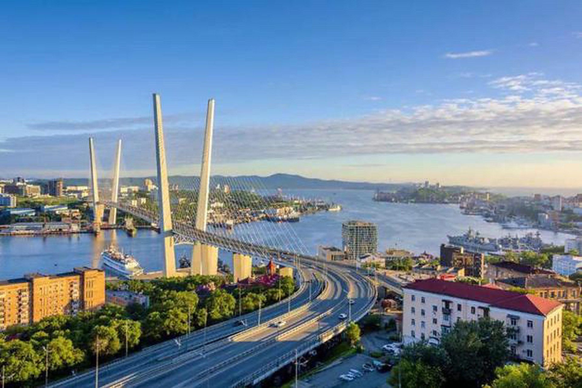 俄罗斯符拉迪沃斯托克港,也就是海参崴港,即将成为中国的内贸港,这