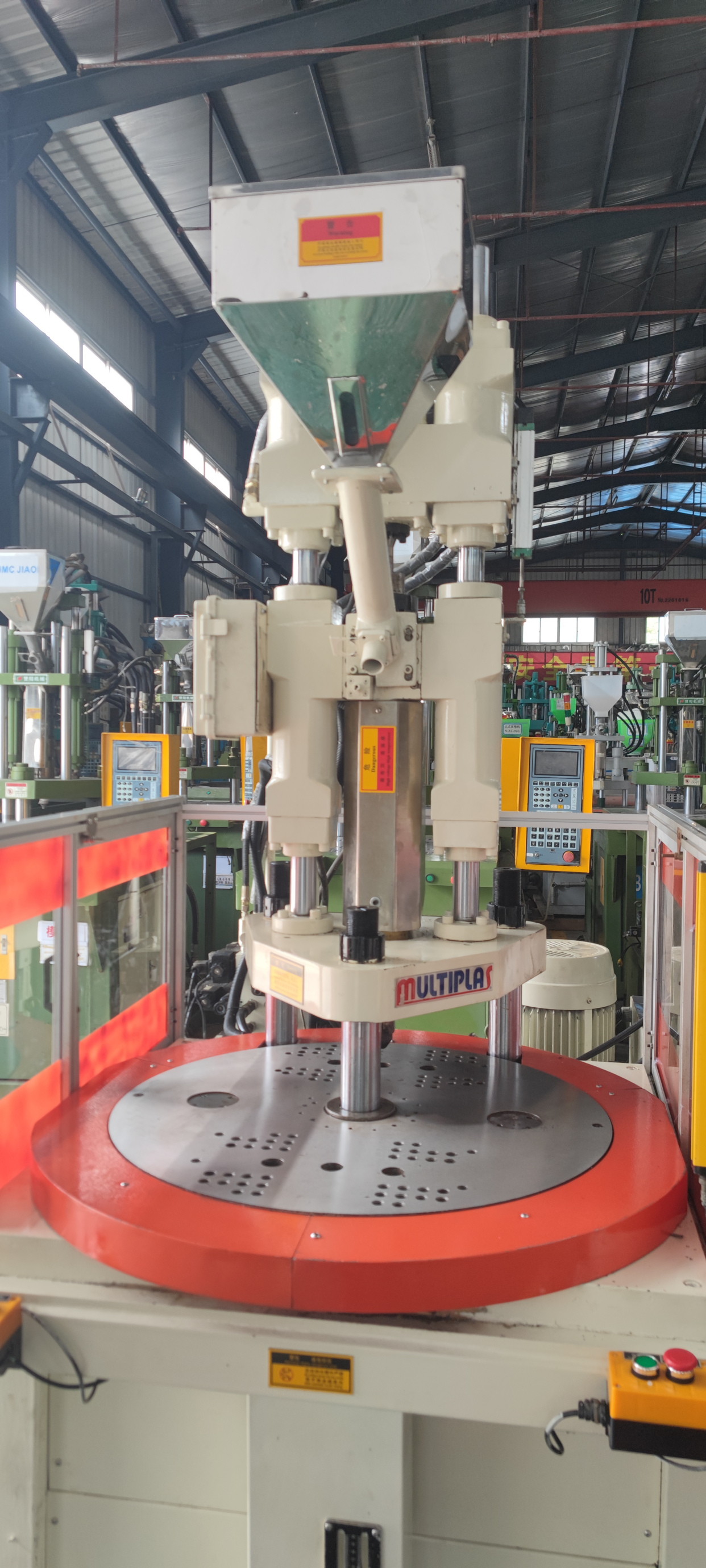 九成新原装百塑35吨两工位转盘二手立式注塑机适合生产各种工程料