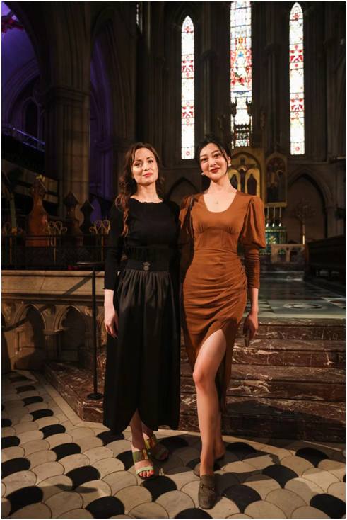 中国模特赵欣亮相valeriya 2023/24秋冬高定发布会