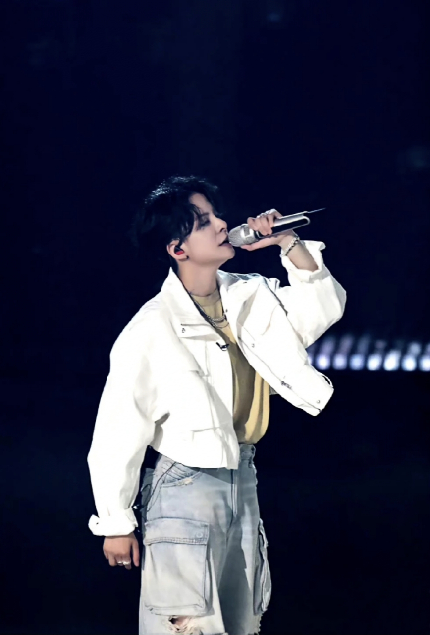 amber刘逸云,在乘风破浪2023也太帅了吧6015是一枚帅气的小姐姐