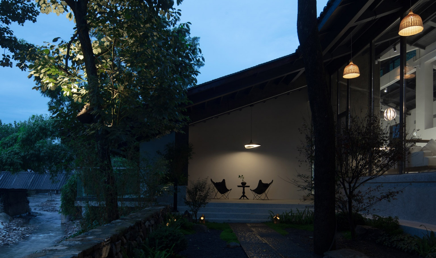 溪边的川西田园民宿