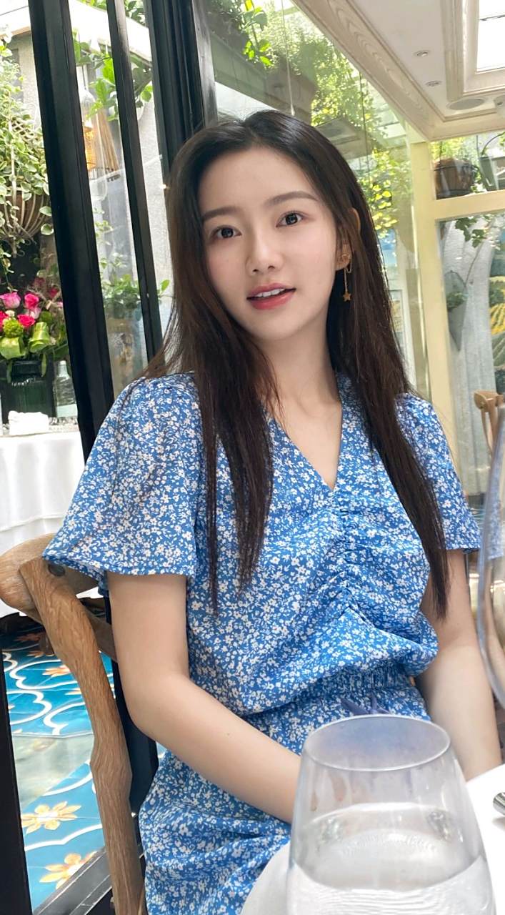 美女演员陈艳茜