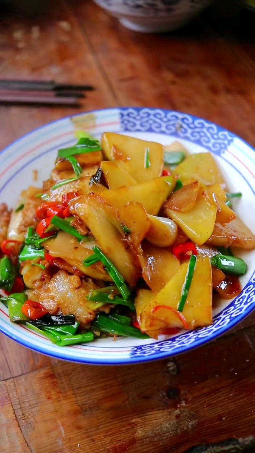 新鲜榨菜头炒肉,口感软糯又入味太好吃了