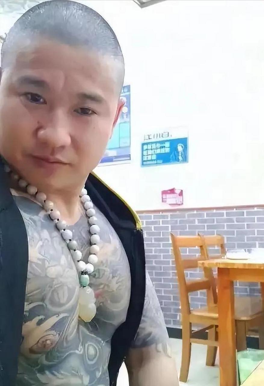 昆山反杀案大花臂龙哥,唐山烧烤打人案陈继志,还有这位