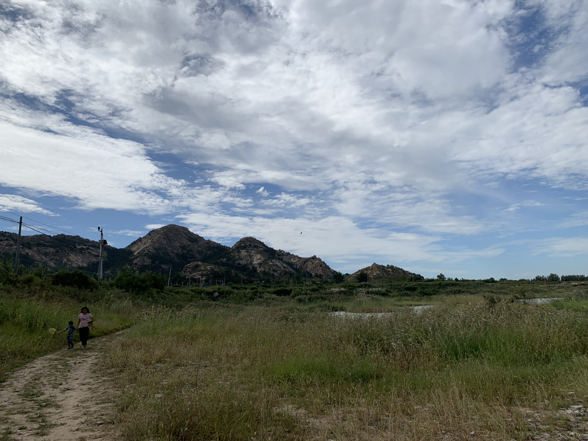 风景如画的平度市大泽山镇淄阳河水库,天蓝水碧,好惬意心向往之