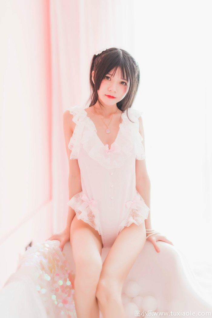 桜桃喵 冬眠系列-粉色浴缸 [57P/719MB]
