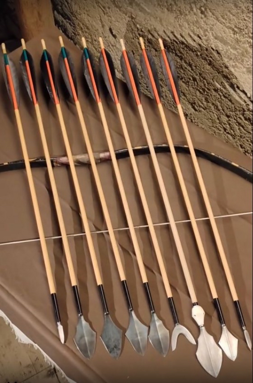 清弓又被称为"小型投矛器",因为榜数大,可以将很多大型箭矢投射出去