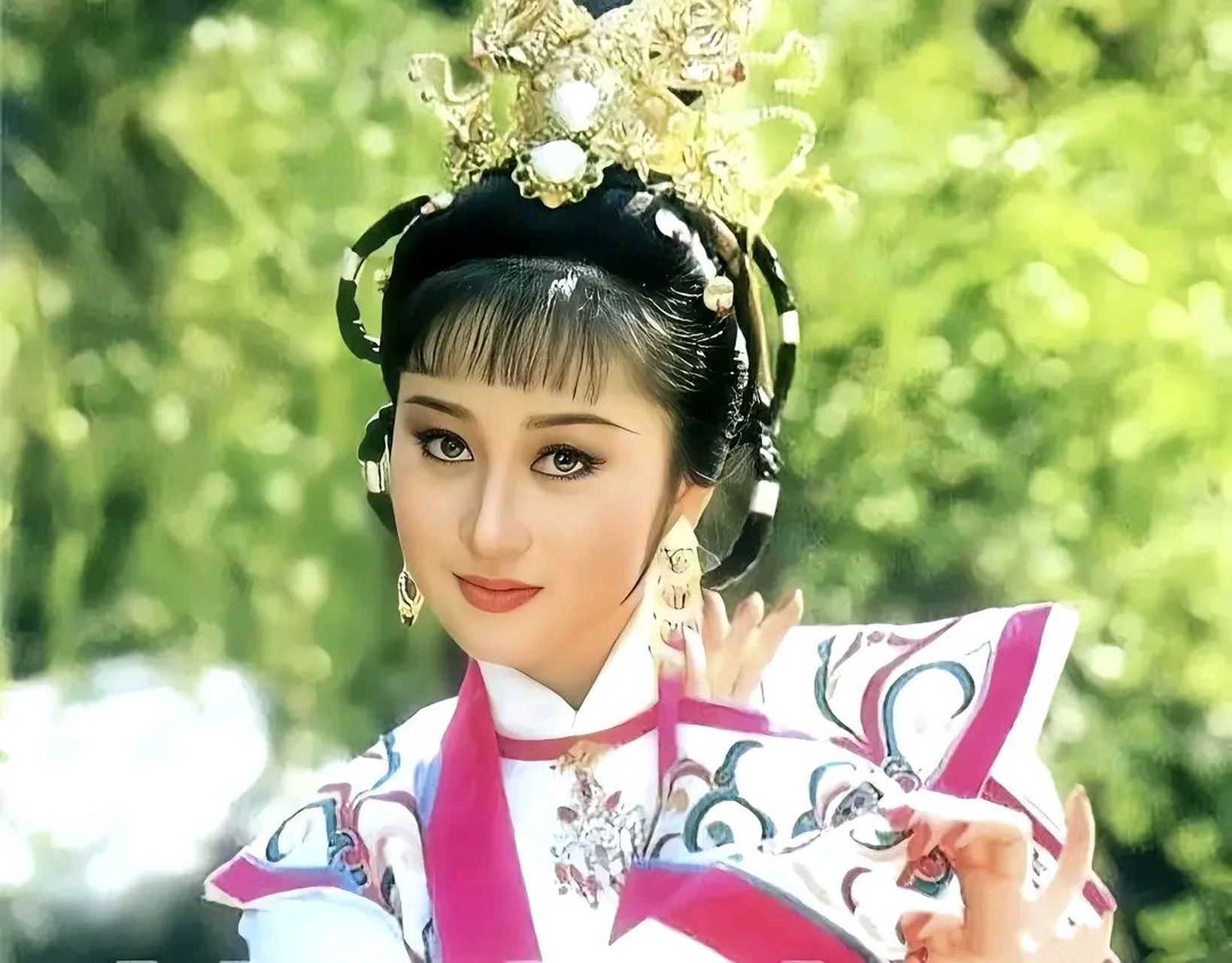 利智早期拍的《貂蝉》,感觉她脸胖胖的,扮相也显大!