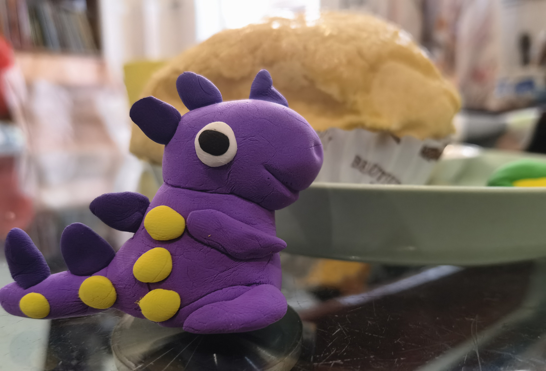 用橡皮泥捏了只可爱的剑龙[捂脸]#橡皮泥