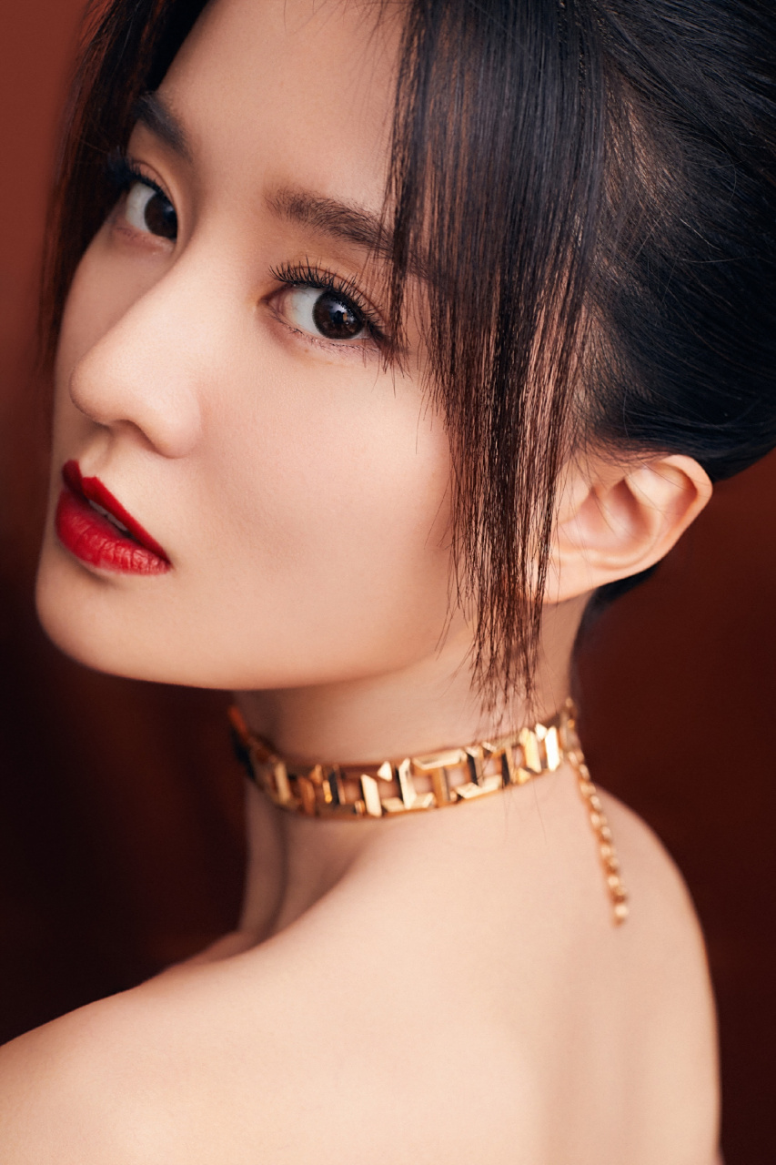 清秀高雅,姿容绝代!#明星# #美女