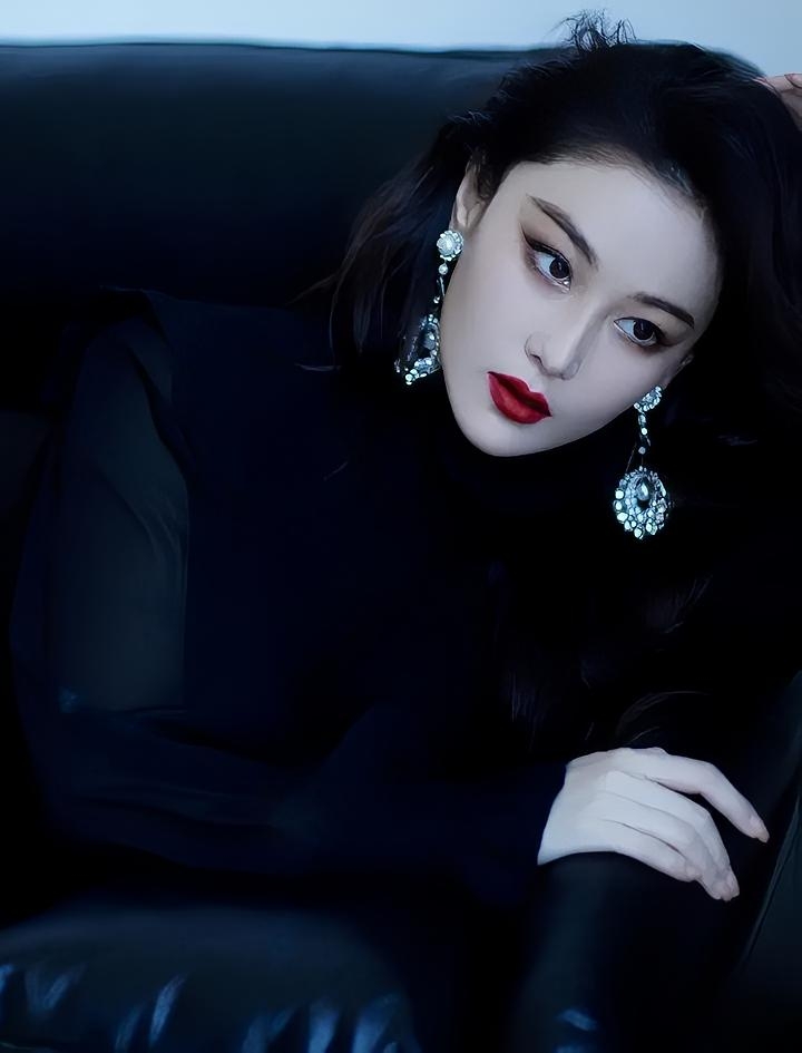 张曦予最新写真,优雅知性御姐风大美人